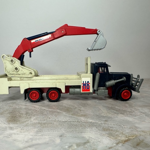 7” New Ray construction excavator truck AW-6000 - Picture 10 of 14